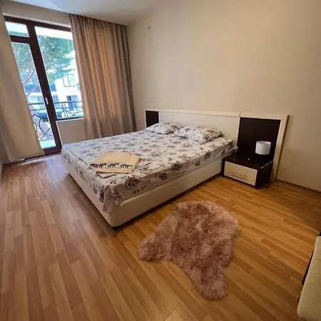 Two Bedroom 5 Minutes From The Apartament *