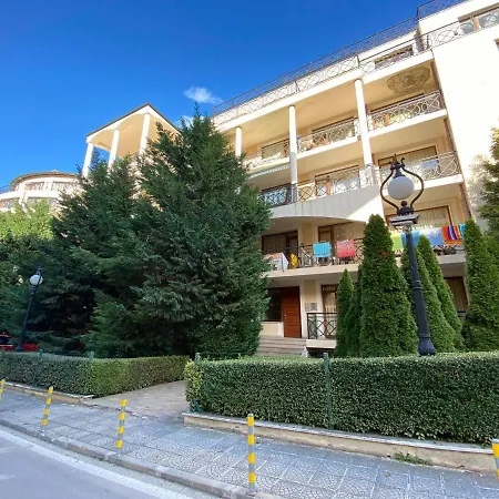 Two Bedroom 5 Minutes From The Złote Piaski