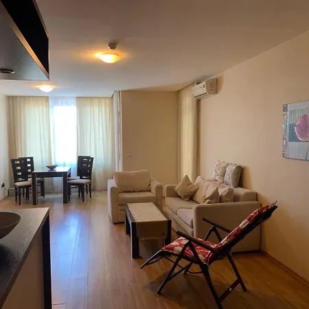 Two Bedroom 5 Minutes From The Złote Piaski