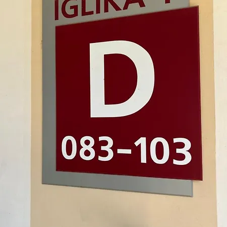 Two Bedroom 5 Minutes From The Apartament *