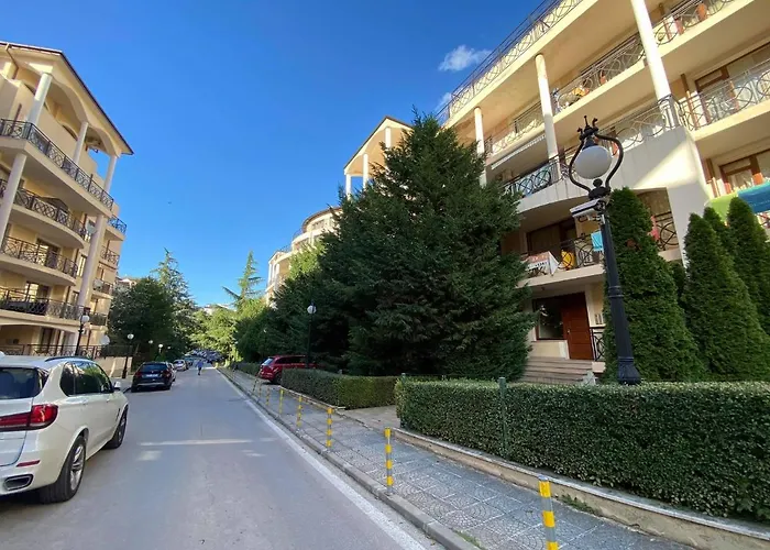 Two Bedroom 5 Minutes From The Apartament *